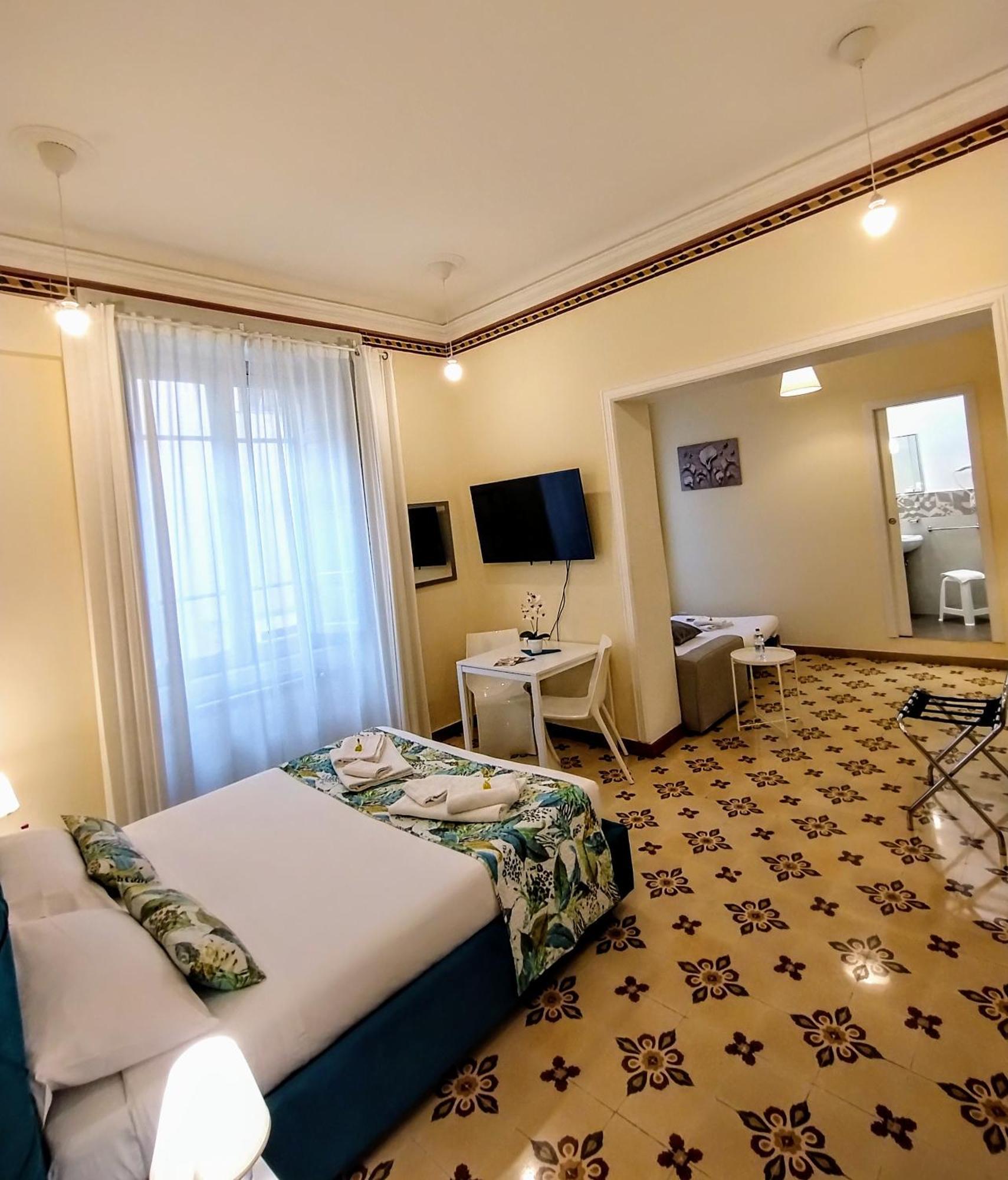 Suleima B&B Messina Centro ภายนอก รูปภาพ