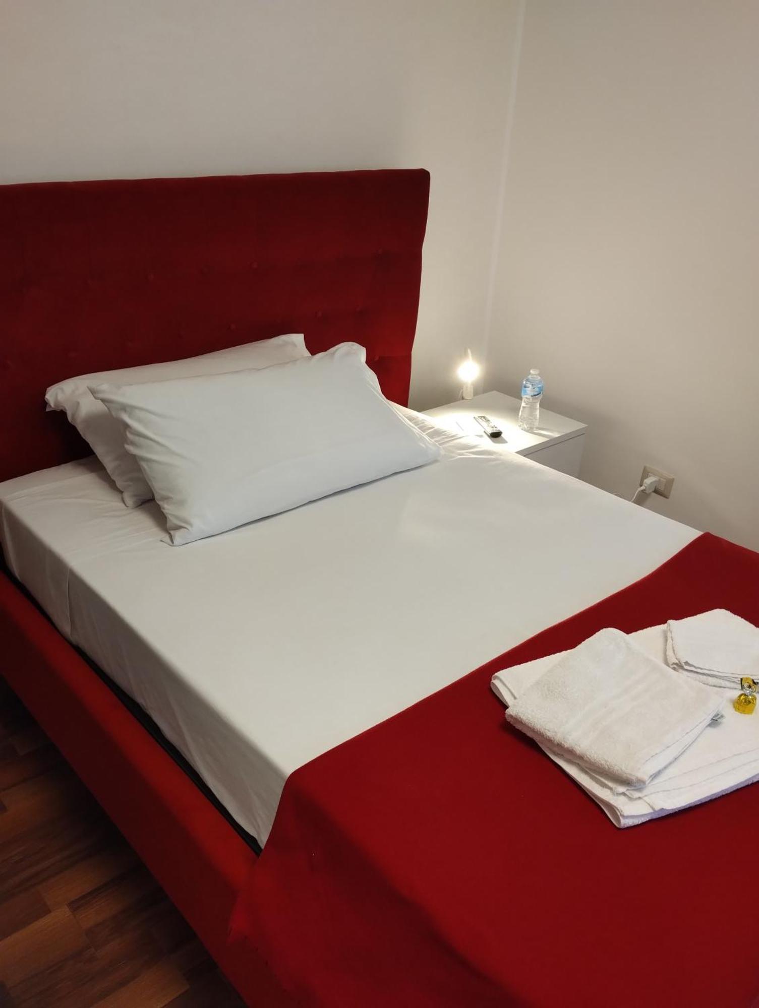 Suleima B&B Messina Centro ภายนอก รูปภาพ