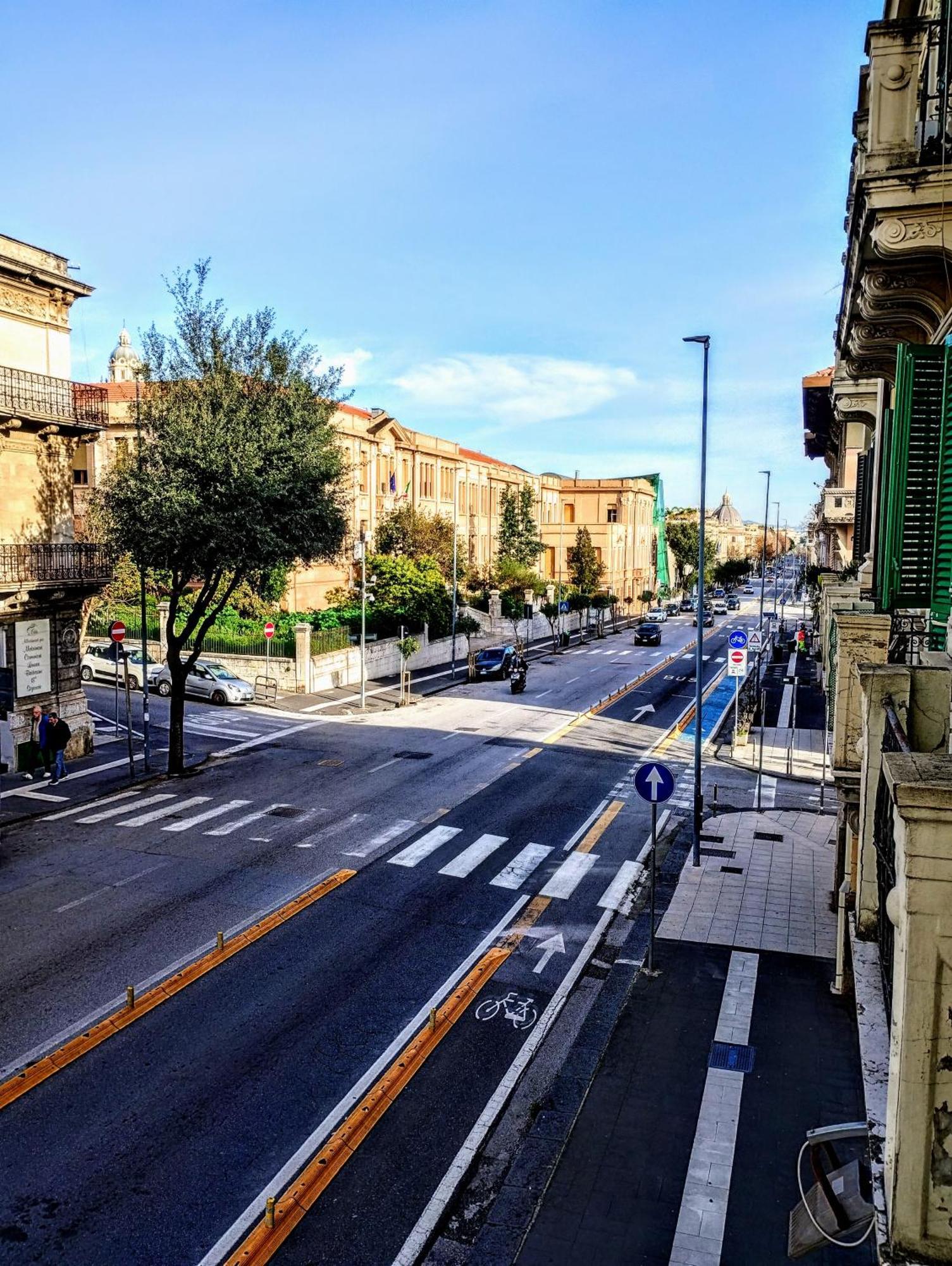 Suleima B&B Messina Centro ภายนอก รูปภาพ